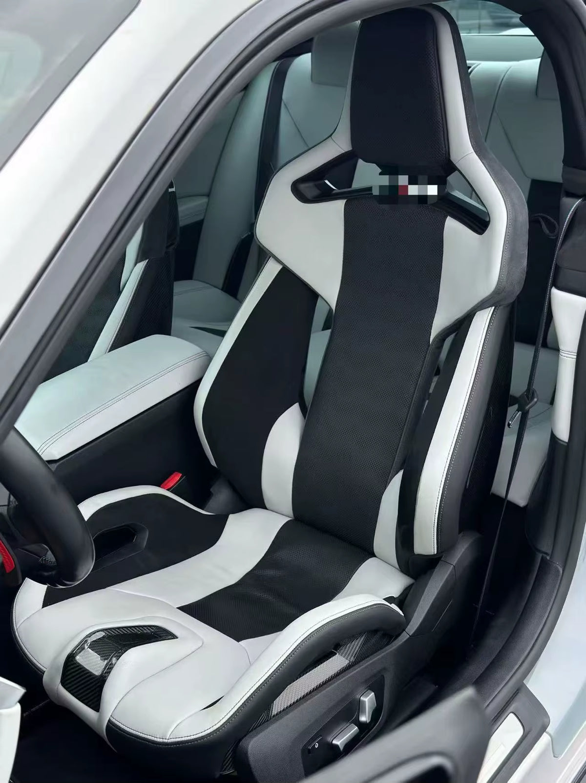 YLA Original Carbon Bucket Seats for BMW M2 M3 M4 M5 M6 G14 G15 G16 G17 G20 G22 G23 G24 G26 G29 G30 G32 G70 G80 G82 G87 G90 F90